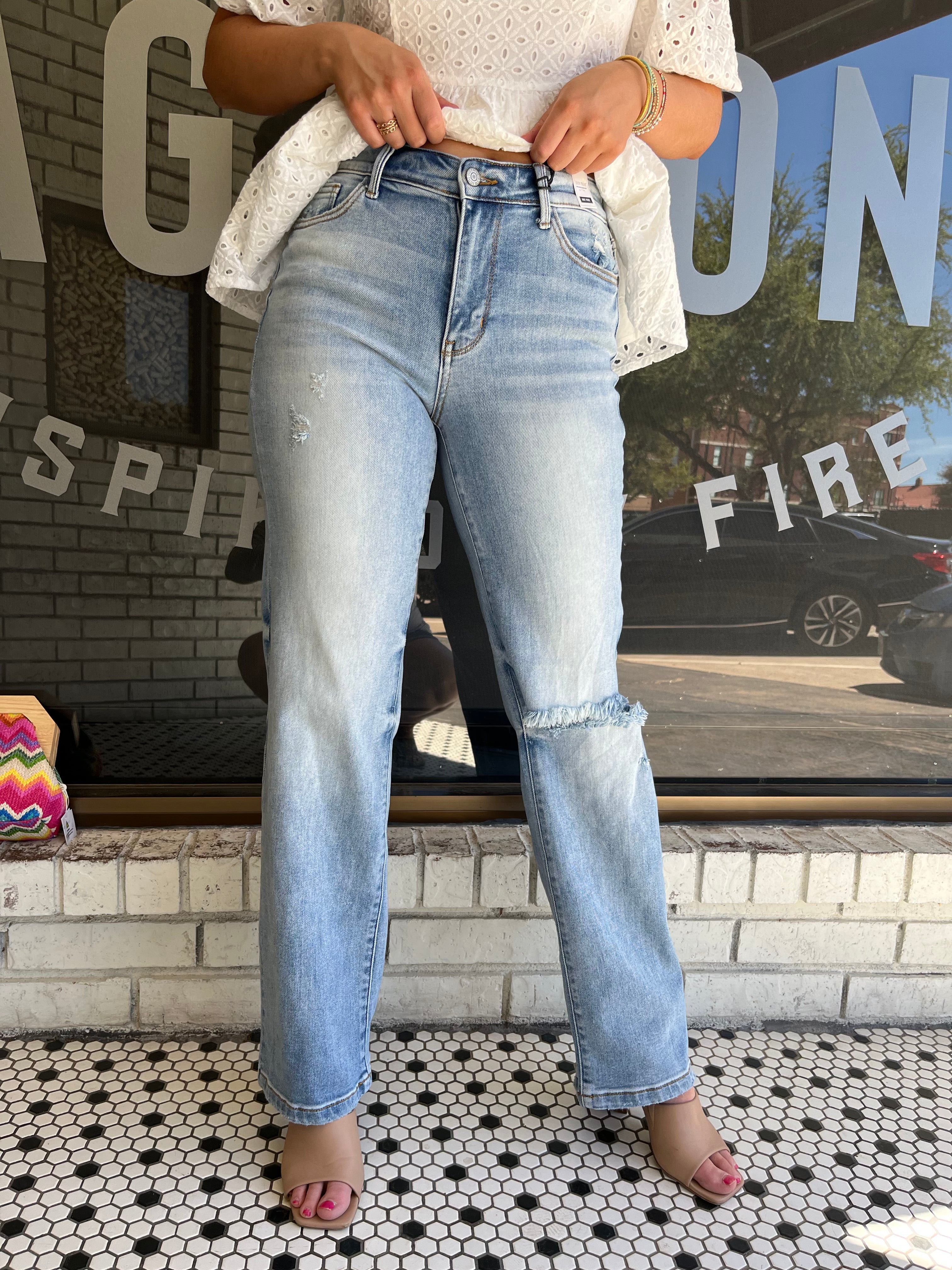 Judy Blue | Knee Destroy Straight Dad Jeans