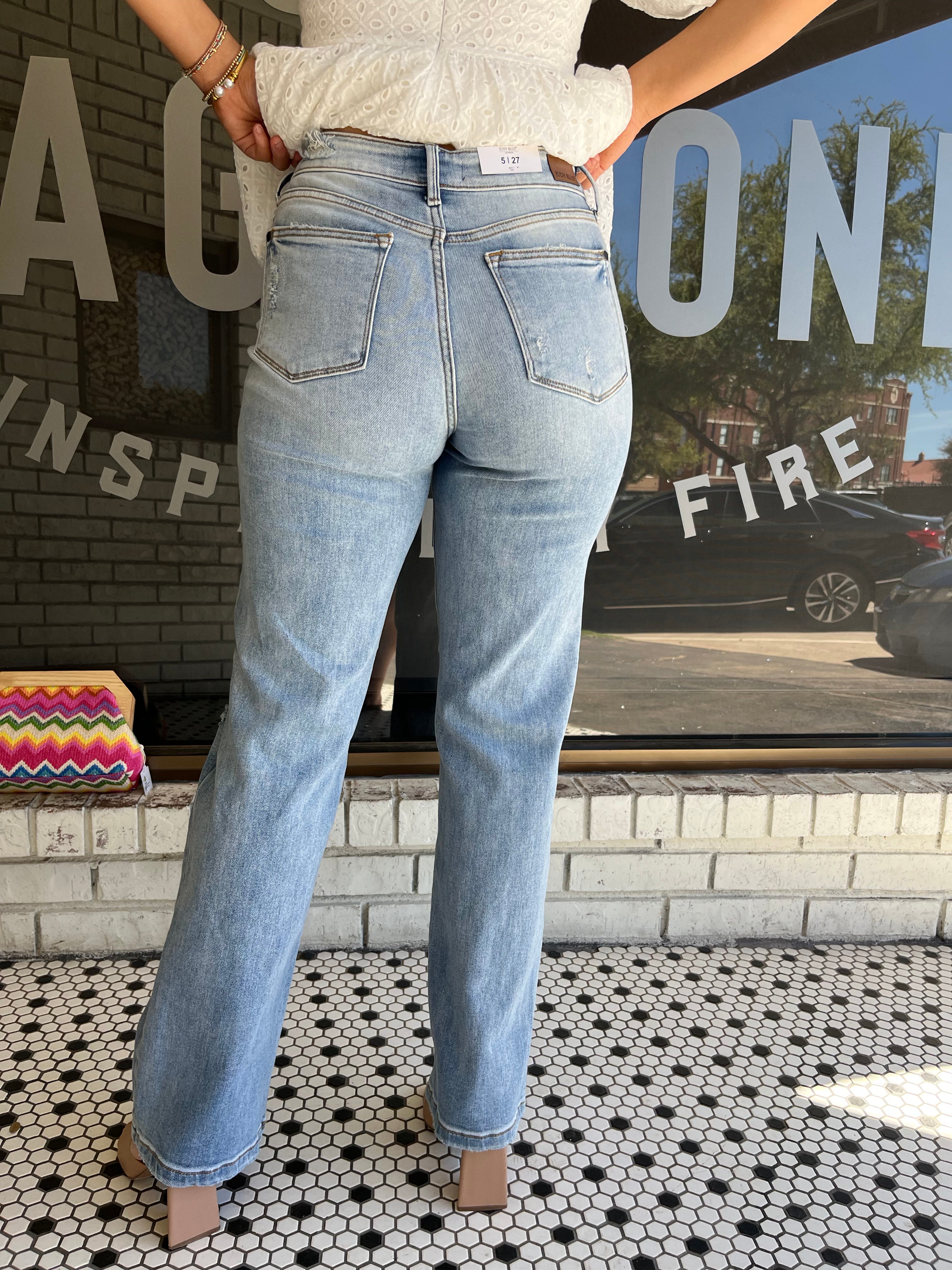 Judy Blue | Knee Destroy Straight Dad Jeans