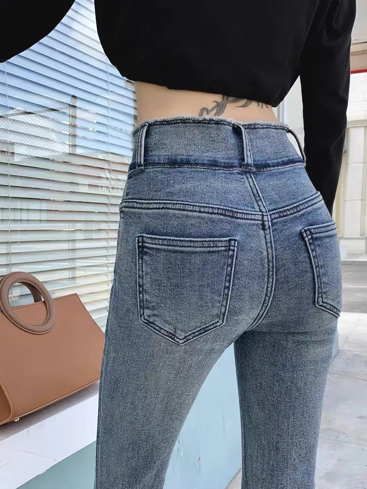 Raw edge slightly booted jeans for women, autumn 2023 new high-waisted, slimming, tight-fitting, irregular flared floor-length t