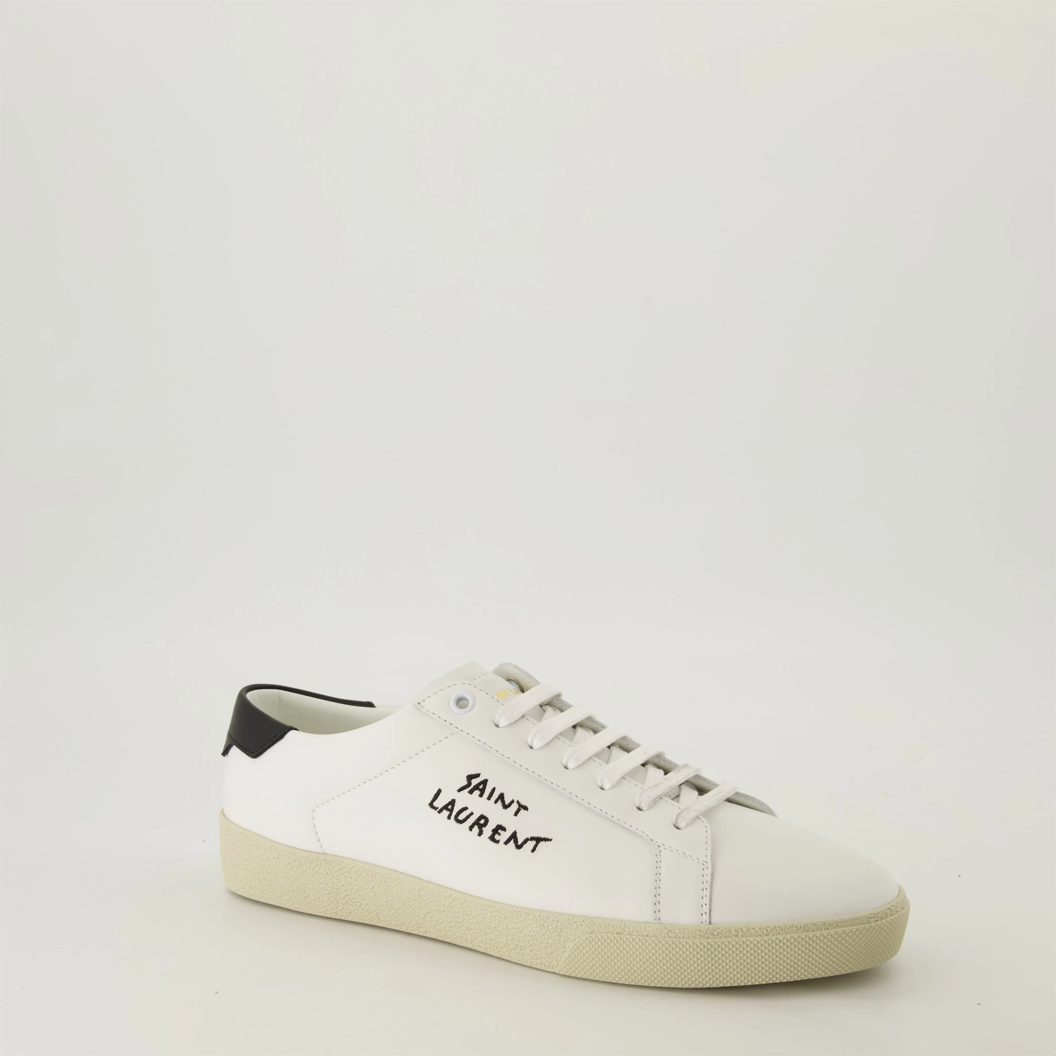 Sleek Leather Sneakers with Logo Accent