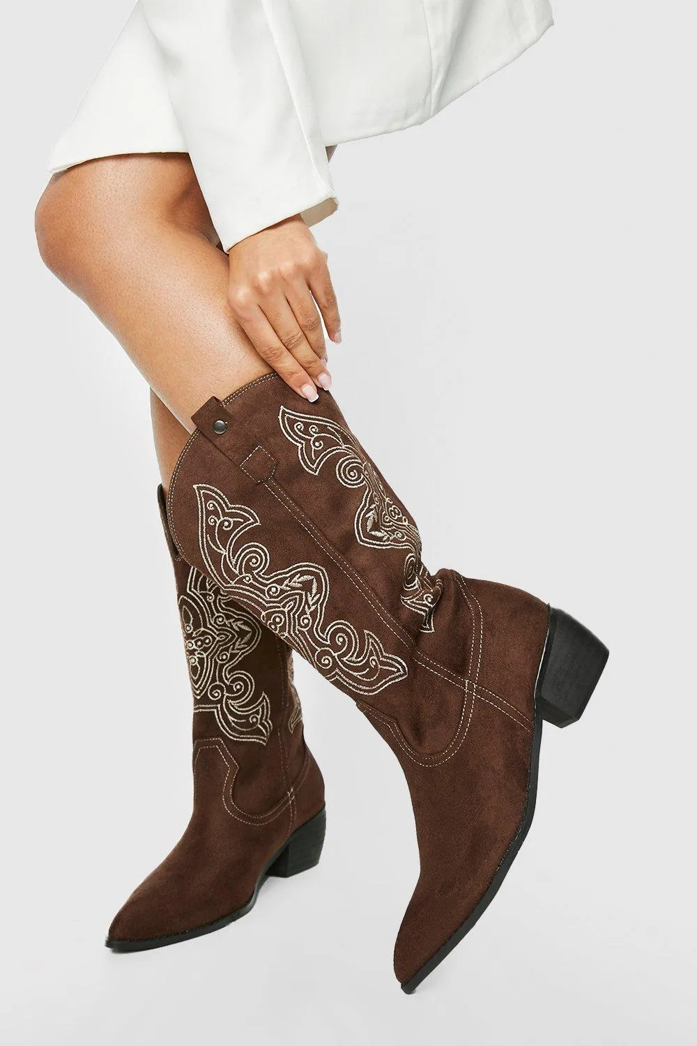 Wide Width Contrast Embroidered Casual Cowboy  Boots